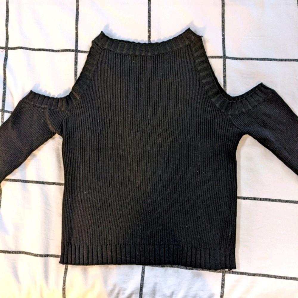 Ribbed Cold Shoulder Sweater